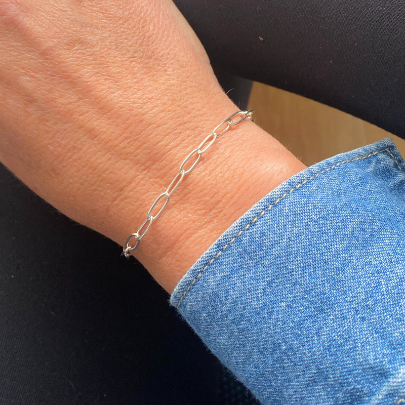 A statement on trend silver chain bracelet can be adjusted to get the perfect fit. A versatile, trendy bracelet, easy to style solo or stack with other bracelets. KookyTwo.