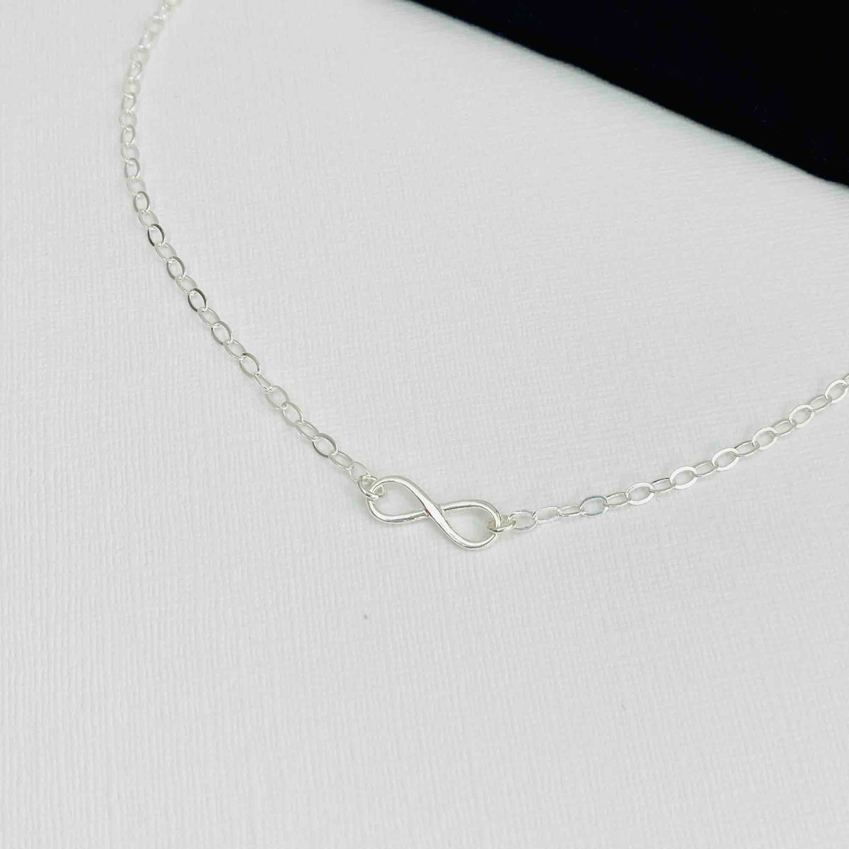 Silver summer ankle bracelet in sterling silver. KookyTwo.