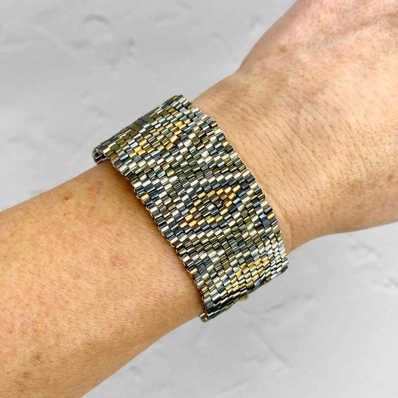 summer bracelet band with tiny beads in grey and gold tones. Adjustable woven bead bracelet. KookyTwo.