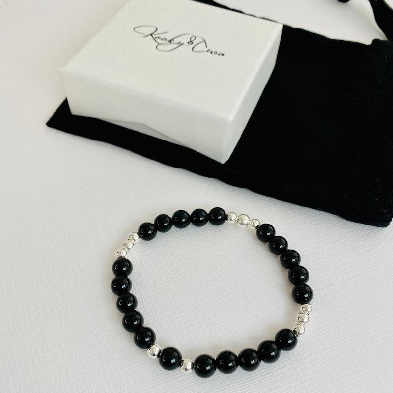 Black onyx bracelet. Bracelet with black onyx beads.