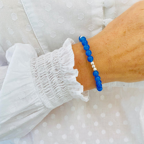 Blue Onyx Gemstone Bracelet. Bracelet to promote happiness. Gemstone jewellery. Onyx gemstone bracelet.