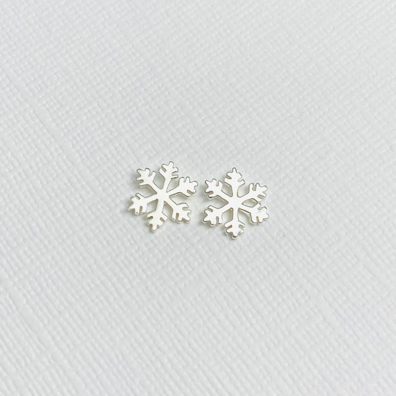 Snowflake earrings. Winter Earrings. Snow Earrings. Stud Snowflake Earrings