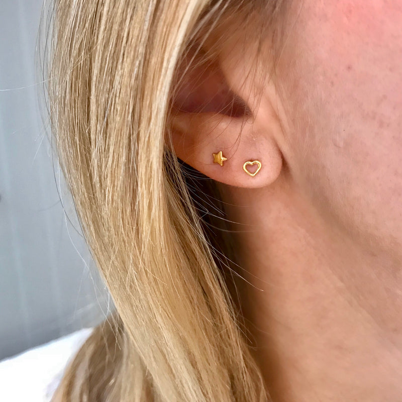 Tiny Heart Cartilage Earring Yellow Gold | Sarah & Sebastian – SARAH &  SEBASTIAN