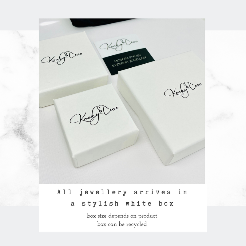 Jewellery with free gift box. Gift box jewellery. White gift box jewellery.