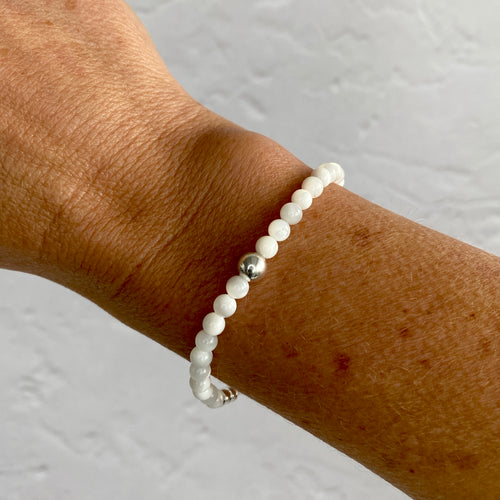 MOP gemstone bracelet with silver beads. Perfect jewellery for a bride.