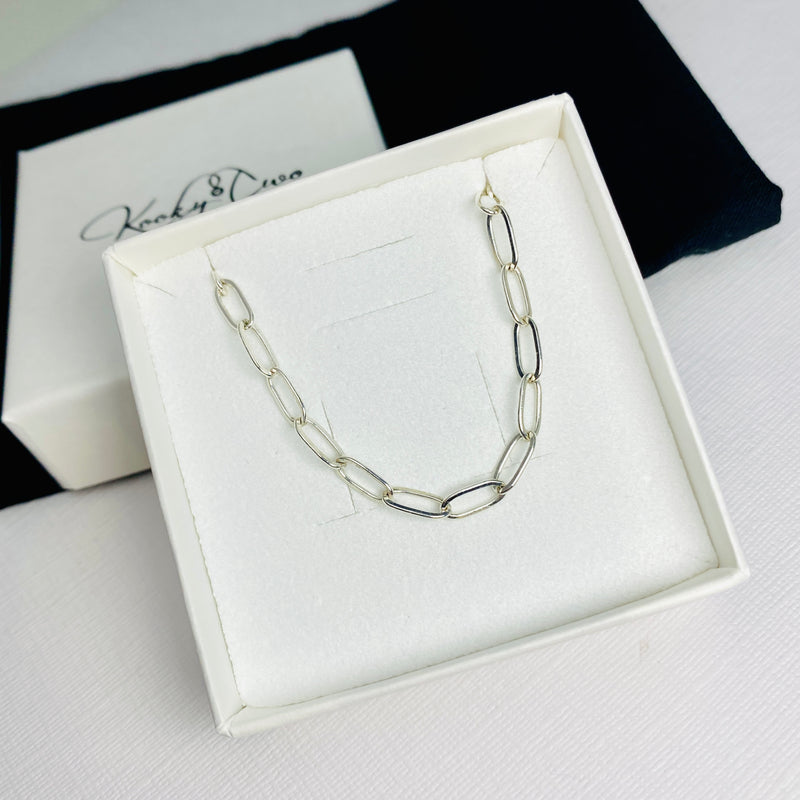 Silver chain bracelet in sterling silver. Handmade chain bracelet in sterling silver. KookyTwo handmade jewellery.