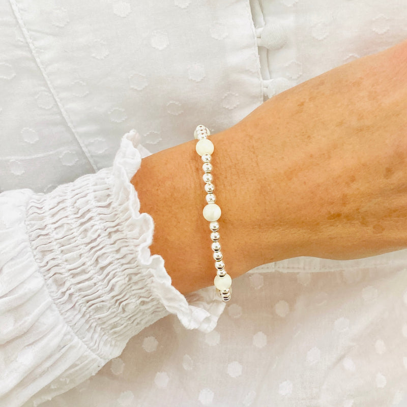 Silver bead and pearl bracelet. Handmade pearl bracelet.