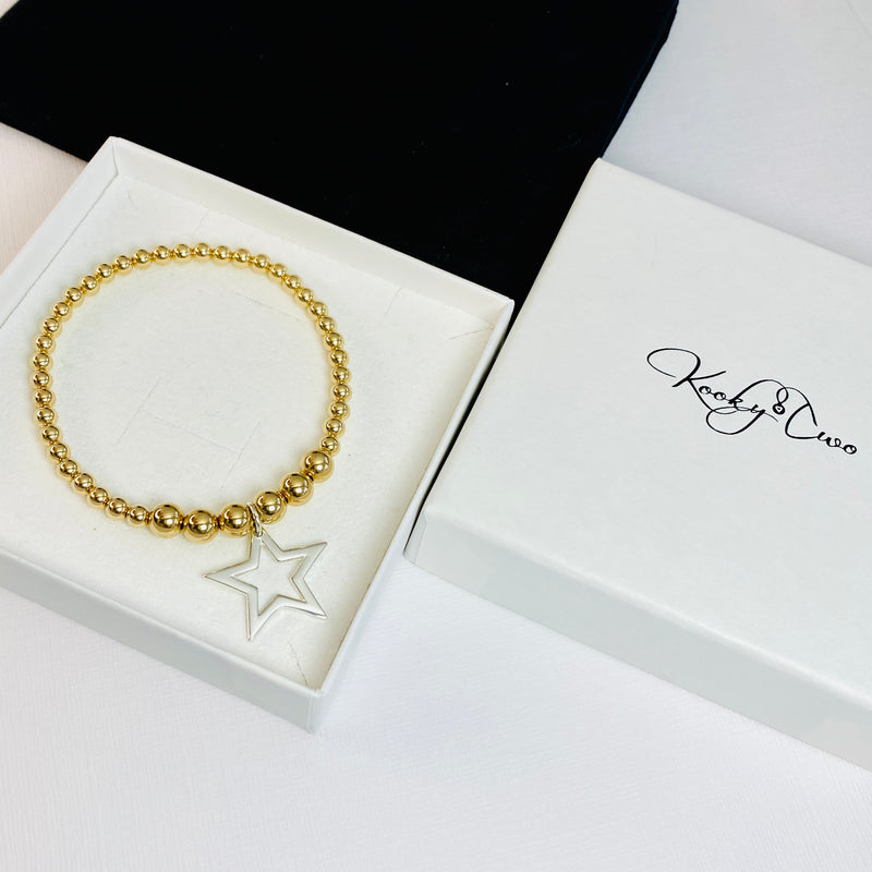 Star bracelet arrives in free gift box.