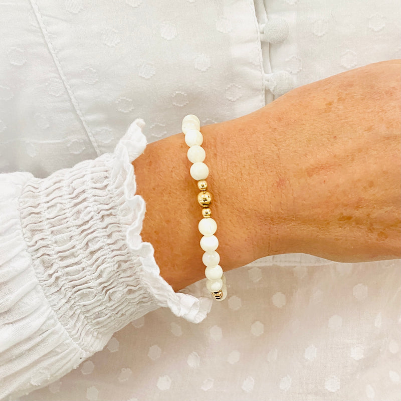 Wedding jewellery for bride. Mother of the bride jewellery. Bridal bracelet. Pearl Bracelet. Pearl Jewellery.